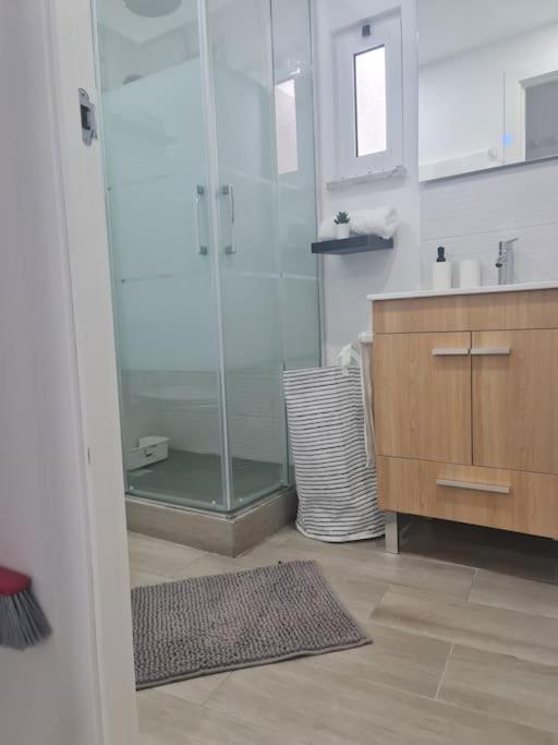"Linda'S Guest House" Beach House With Private Patio & Hot Tub, 3 Min From The Beach Коста да Капарика Екстериор снимка