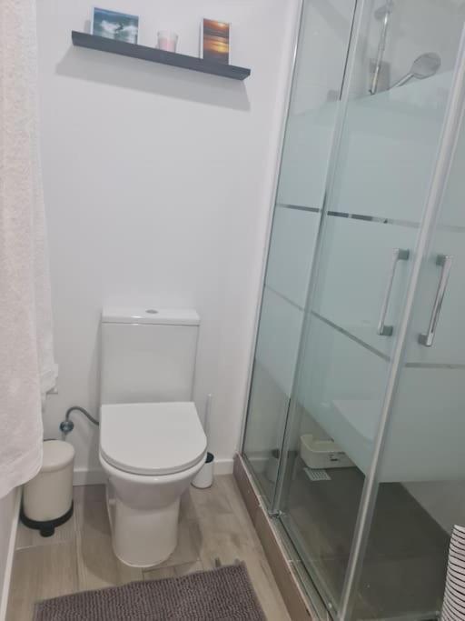 "Linda'S Guest House" Beach House With Private Patio & Hot Tub, 3 Min From The Beach Коста да Капарика Екстериор снимка