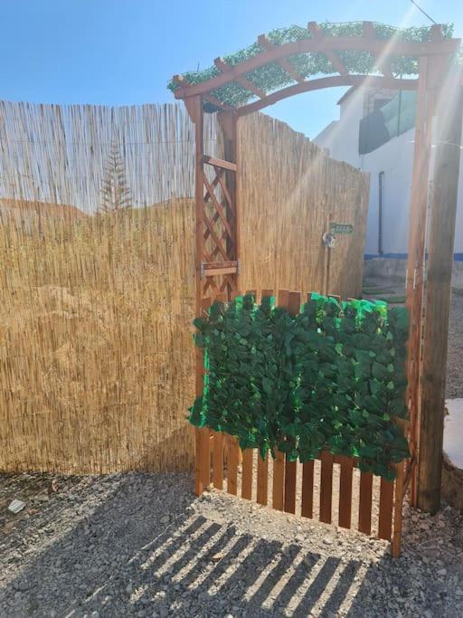 "Linda'S Guest House" Beach House With Private Patio & Hot Tub, 3 Min From The Beach Коста да Капарика Екстериор снимка