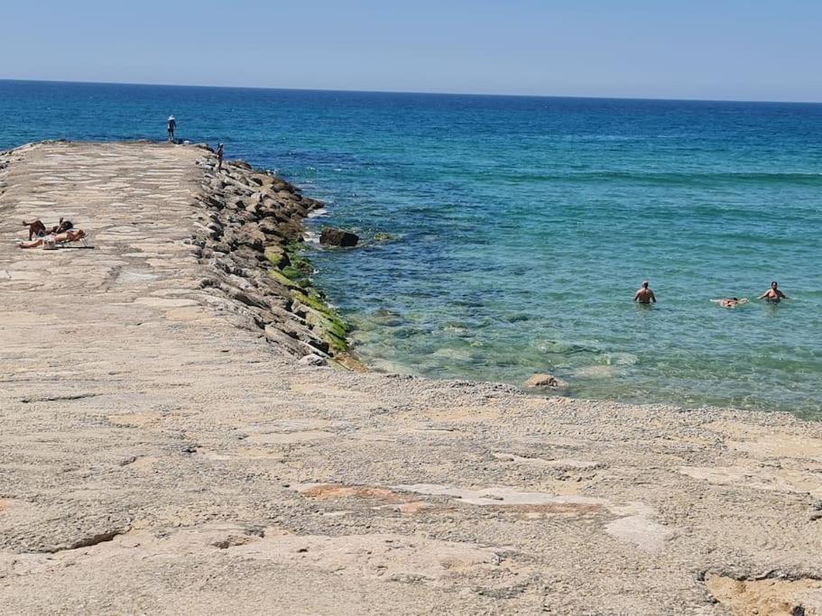 "Linda'S Guest House" Beach House With Private Patio & Hot Tub, 3 Min From The Beach Коста да Капарика Екстериор снимка