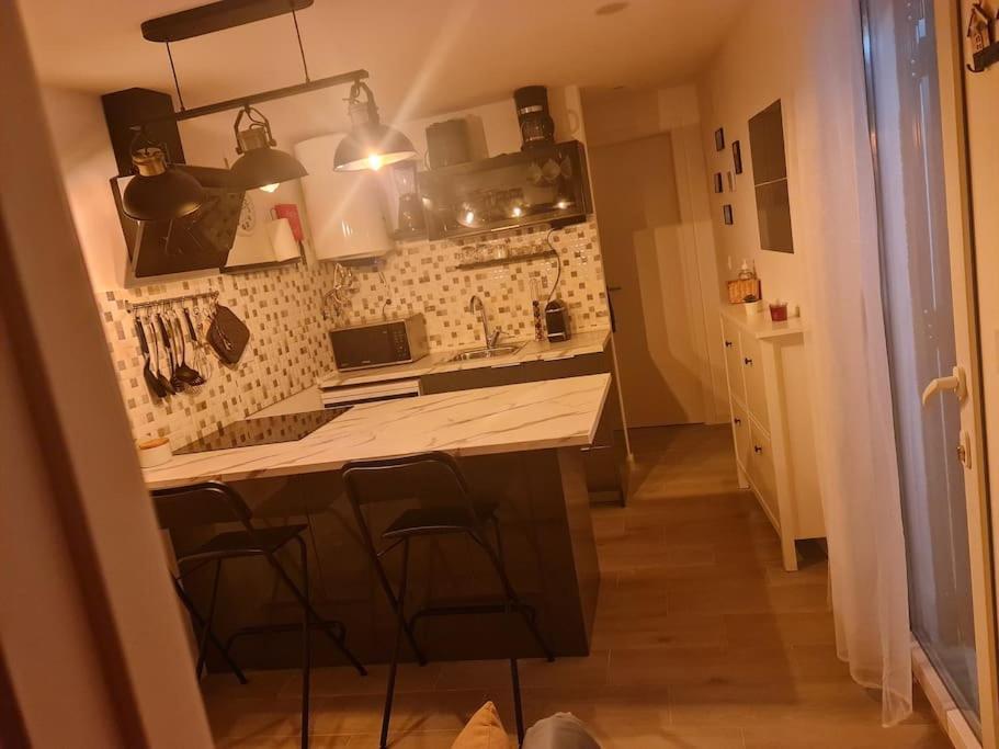 "Linda'S Guest House" Beach House With Private Patio & Hot Tub, 3 Min From The Beach Коста да Капарика Екстериор снимка