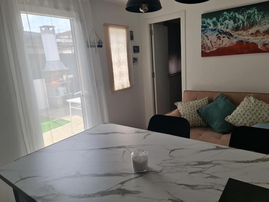 "Linda'S Guest House" Beach House With Private Patio & Hot Tub, 3 Min From The Beach Коста да Капарика Екстериор снимка