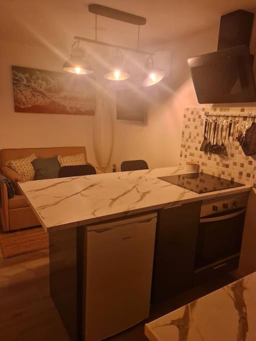 "Linda'S Guest House" Beach House With Private Patio & Hot Tub, 3 Min From The Beach Коста да Капарика Екстериор снимка